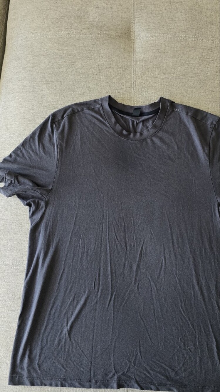 Lululemon Mens Short Sleeve Tee Dark Gray Size XL Athletic Shirt